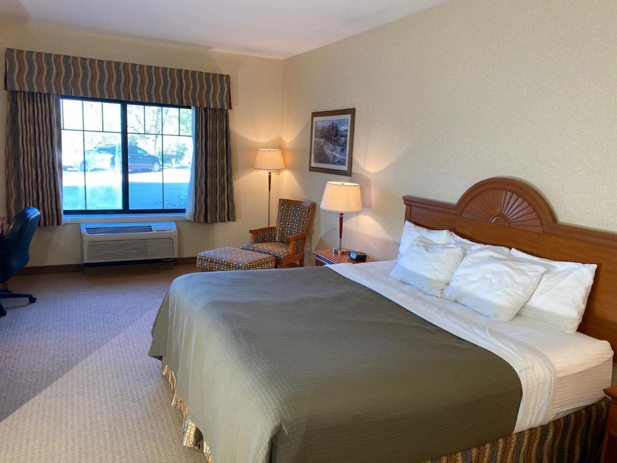 Red Coach & Hotel 4*